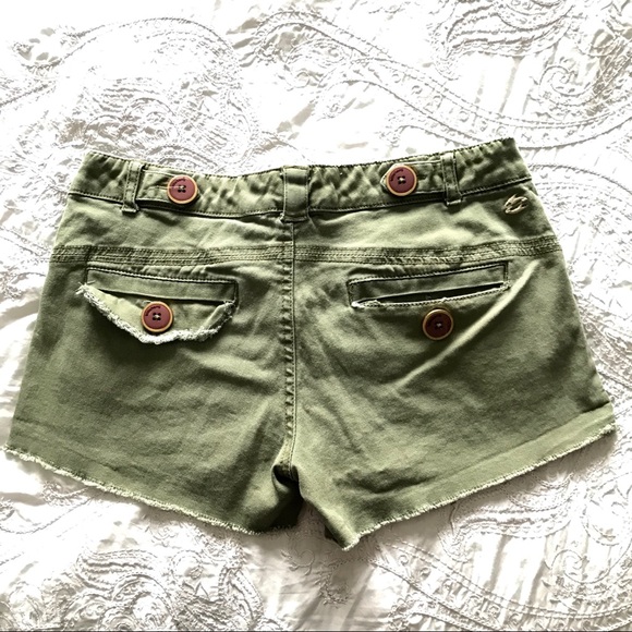 ❌SOLD! ✨Billabong Army Green Shorts - Picture 1 of 2